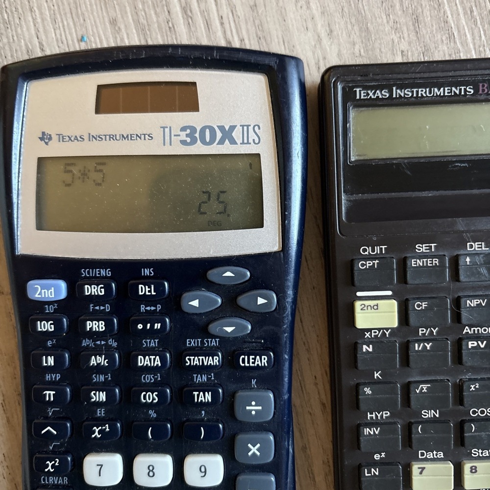 VTG‎ Texas Instruments BA II Plus & TI-30x Financial Calculators - Picture 3 of 4
